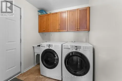 24 Wendell Avenue Ottawa ON K2S 1G9