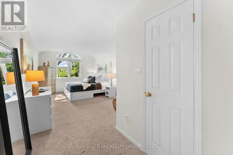 24 Wendell Avenue Ottawa ON K2S 1G9
