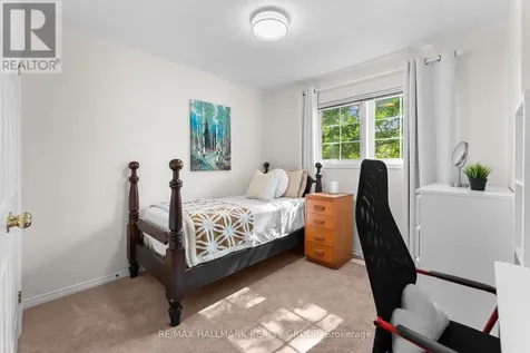 24 Wendell Avenue Ottawa ON K2S 1G9