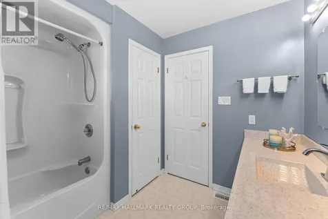 24 Wendell Avenue Ottawa ON K2S 1G9
