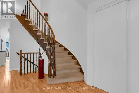 1015 Candlewood Street Ottawa ON K4A 5E8