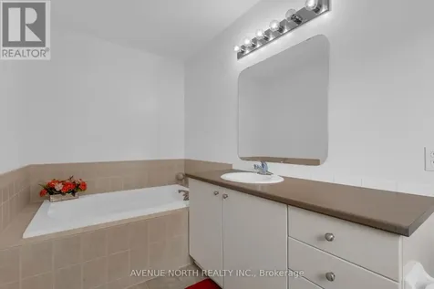 1015 Candlewood Street Ottawa ON K4A 5E8