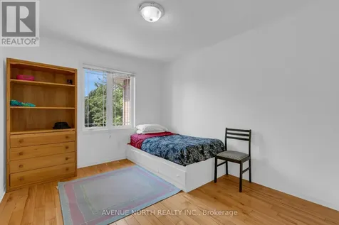 1015 Candlewood Street Ottawa ON K4A 5E8