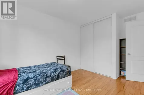 1015 Candlewood Street Ottawa ON K4A 5E8