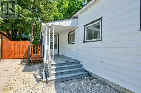 28 Walnut Street St. Thomas ON N5R 2Y6