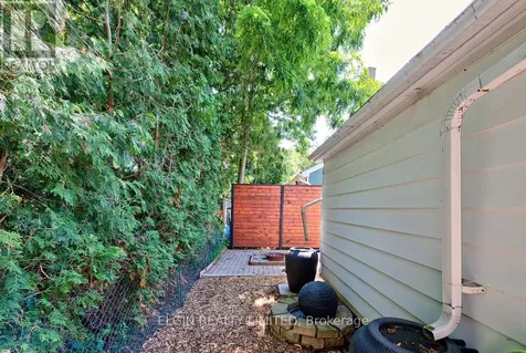 28 Walnut Street St. Thomas ON N5R 2Y6