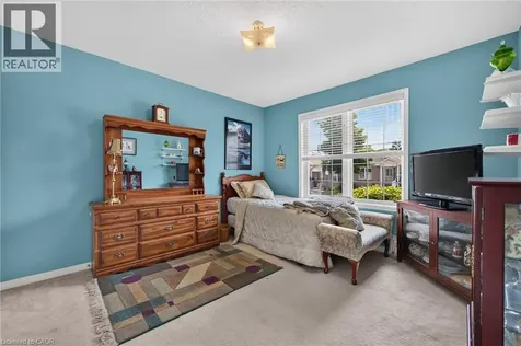 24 Kenyon Crescent Grimsby ON L3M 5S4