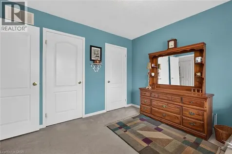 24 Kenyon Crescent Grimsby ON L3M 5S4