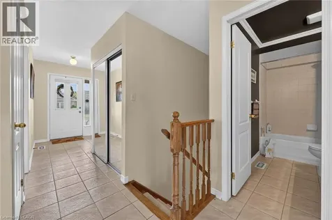 24 Kenyon Crescent Grimsby ON L3M 5S4