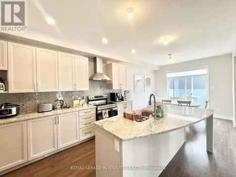 1042 Parabolica Way Ottawa ON K2T 0R1