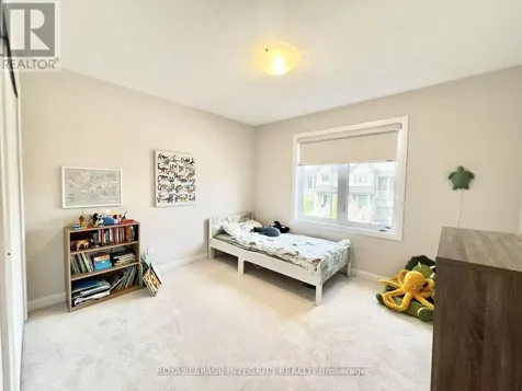 1042 Parabolica Way Ottawa ON K2T 0R1