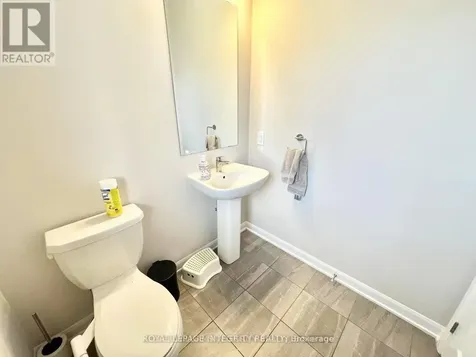 1042 Parabolica Way Ottawa ON K2T 0R1