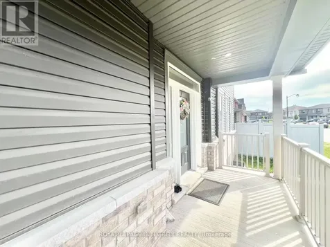 1042 Parabolica Way Ottawa ON K2T 0R1