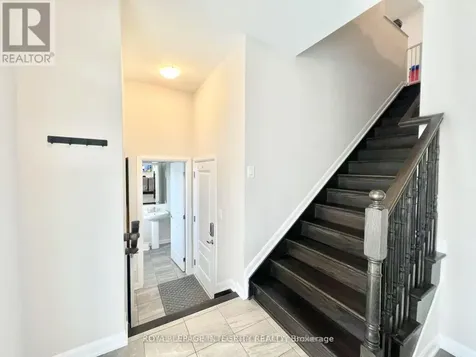 1042 Parabolica Way Ottawa ON K2T 0R1