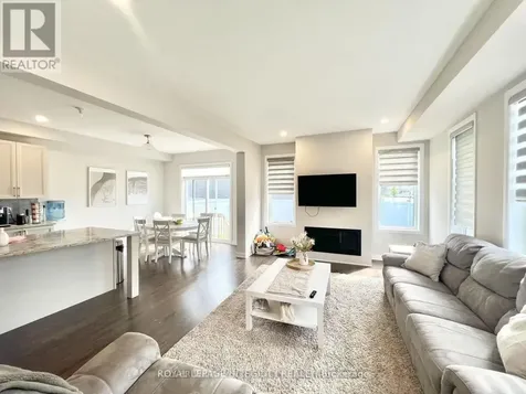 1042 Parabolica Way Ottawa ON K2T 0R1