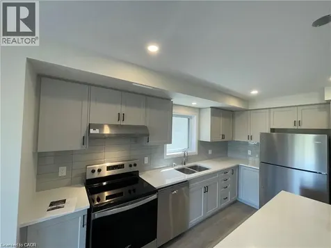 15 Stauffer Woods Trail Kitchener ON N2P 0L1
