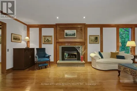30 Pentland Crescent Ottawa ON K2K 1V5
