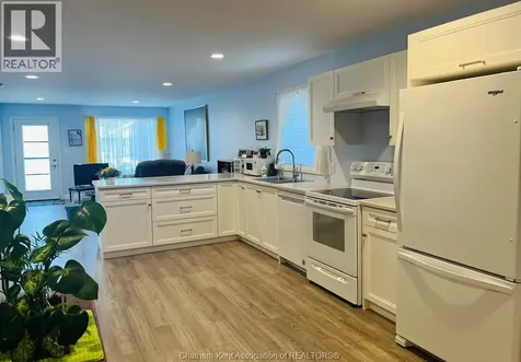 105 Moonstone Crescent Chatham ON N7M 0S2