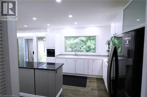 560 Crane Court Burlington ON L7P 4Y8