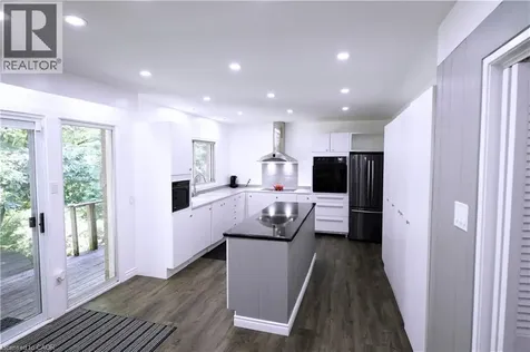 560 Crane Court Burlington ON L7P 4Y8