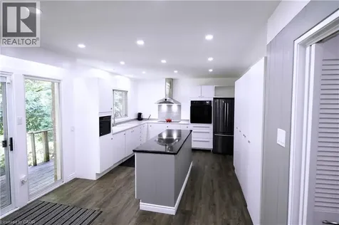 560 Crane Court Burlington ON L7P 4Y8