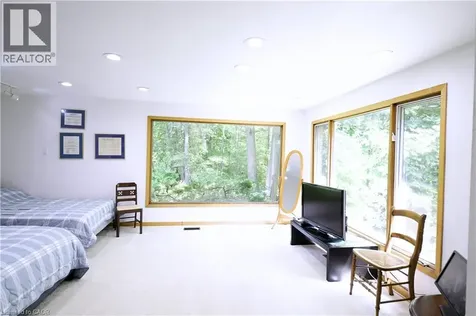 560 Crane Court Burlington ON L7P 4Y8