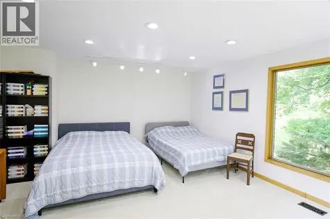 560 Crane Court Burlington ON L7P 4Y8