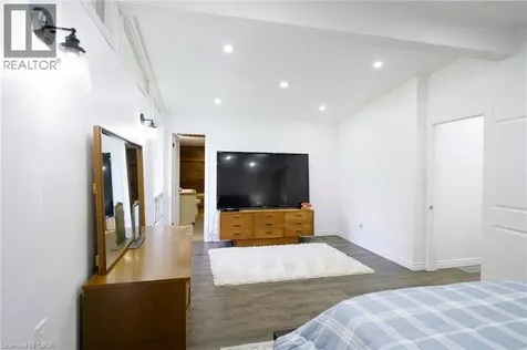 560 Crane Court Burlington ON L7P 4Y8