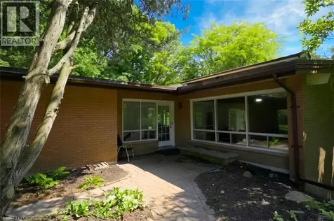 560 Crane Court Burlington ON L7P 4Y8