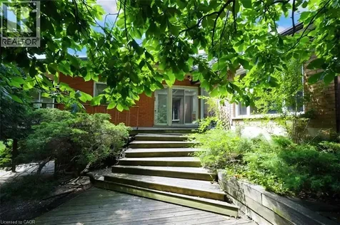 560 Crane Court Burlington ON L7P 4Y8
