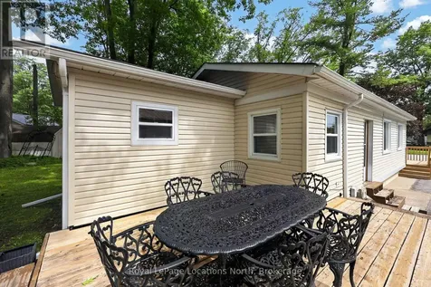 8 Shaw Street Wasaga Beach ON L9Z 1K2