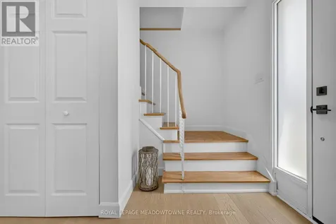 377 Delrex Boulevard Halton Hills (georgetown) ON L7G 4H6