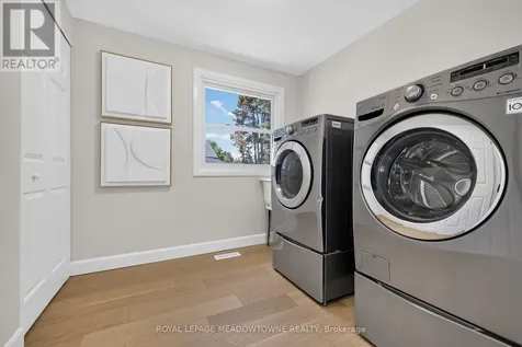 377 Delrex Boulevard Halton Hills (georgetown) ON L7G 4H6