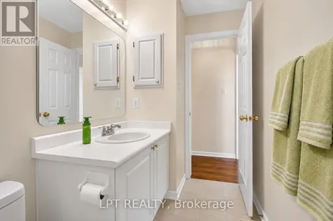 84 Newborough Crescent Ottawa ON K2G 6A9