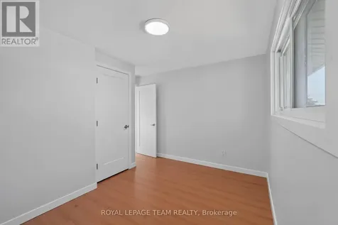64 Mulvagh Avenue Ottawa ON K2E 6M6