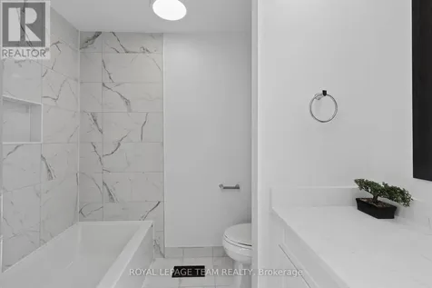 64 Mulvagh Avenue Ottawa ON K2E 6M6