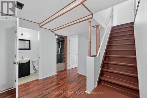 64 Mulvagh Avenue Ottawa ON K2E 6M6
