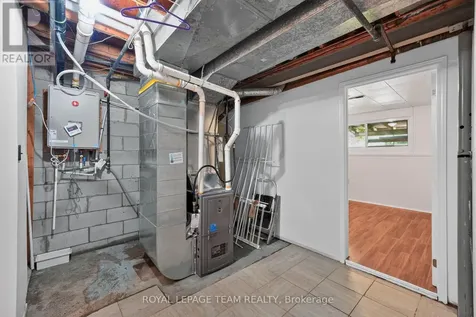 64 Mulvagh Avenue Ottawa ON K2E 6M6
