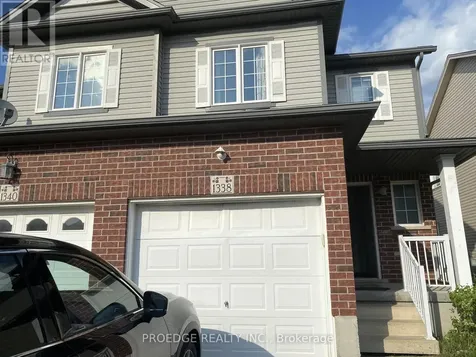 1338 Countrystone Drive Waterloo ON N2N 3R9