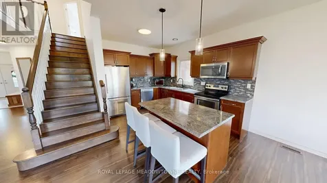 30 Jacklin Court Central Elgin ON N5R 5V1