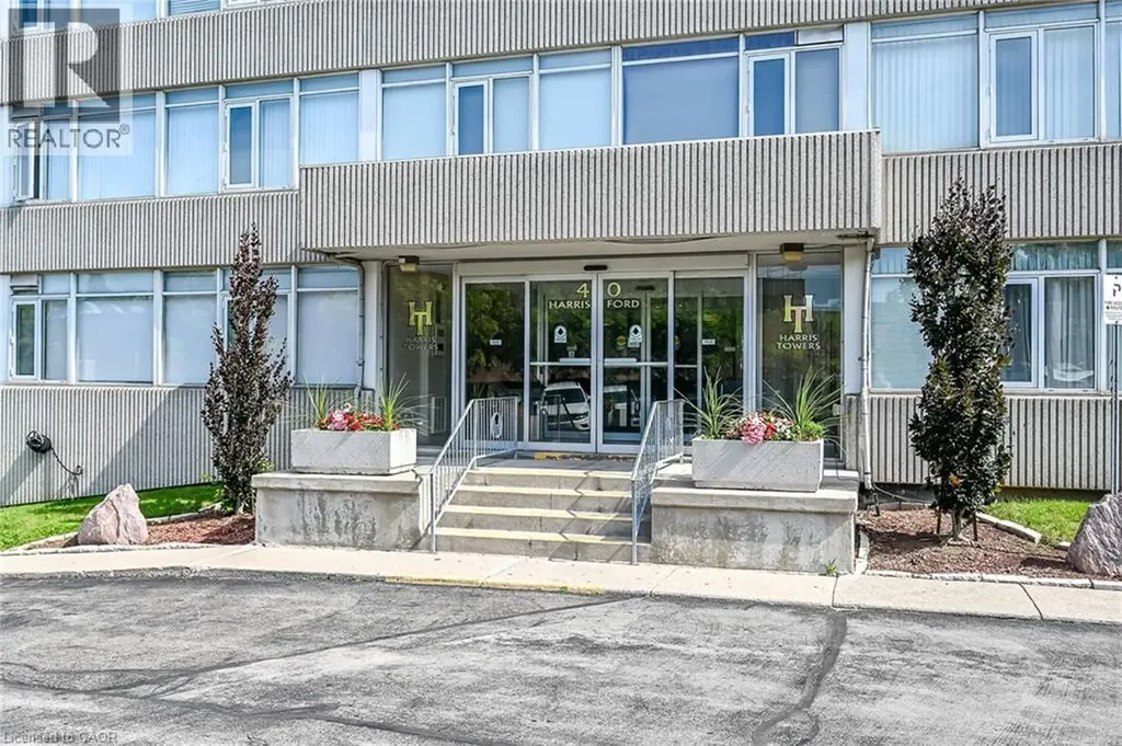 40 Harrisford Street Hamilton ON L8K 6N1