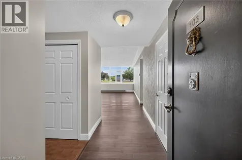 40 Harrisford Street Hamilton ON L8K 6N1