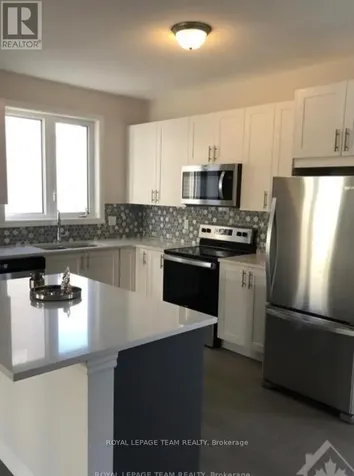 514 Loury Row Ottawa ON K1W 0M7