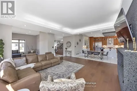 595 Shoreway Drive Ottawa ON K4P 0G3
