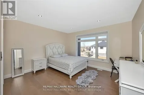 595 Shoreway Drive Ottawa ON K4P 0G3