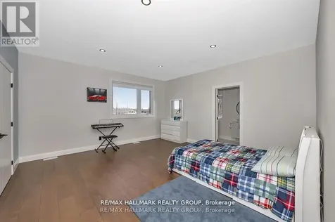 595 Shoreway Drive Ottawa ON K4P 0G3