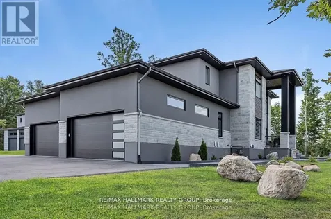 595 Shoreway Drive Ottawa ON K4P 0G3