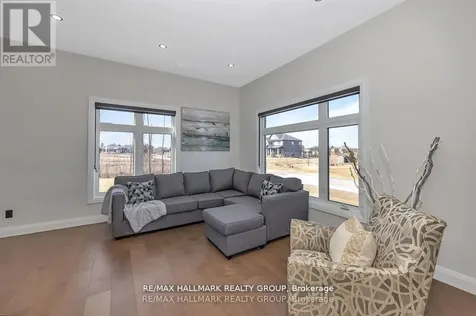 595 Shoreway Drive Ottawa ON K4P 0G3