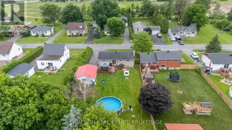 3271 Bruce Street South Stormont ON K6K 1M4