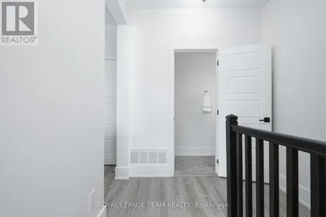 168 Pictou Crescent Ottawa ON K4A 0R2